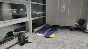 spaní na letišti ve Frankfurtu