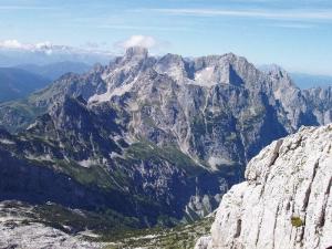 Pohled na Gosaukamm s Bischofsmütze (z N