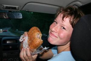 Bára měla na cestu pořádnou housku... sp