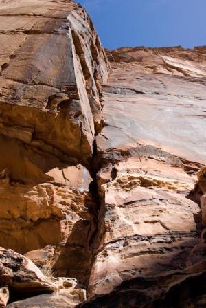 První délka (6a+) Catfish corner s príma výhlemzem