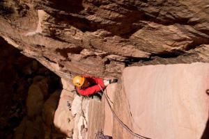 Nádherná pěstní spára, Catfish corner (6a+)