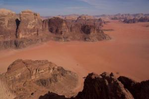 Výhled z vrcholu Abu Aina Towers 3