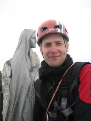 Mamánek na vrcholu Punta Sertori