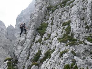 Kuba suverene miji lehky teren vpravo, a drzi hran