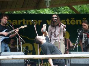 Frontman exnul 1/2 rumu