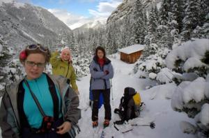 Nadšení z výstupu. A to teprve začíná kopec.