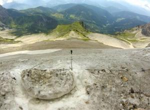 Petr Š. slaňuje na vlastní ledové hrušce.