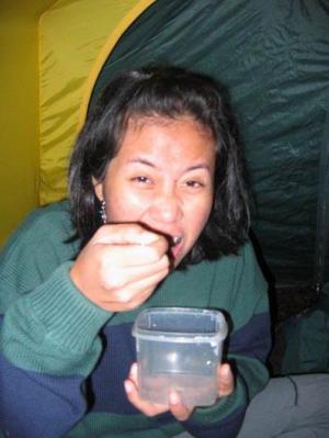 Je jedna v noci a hlad je neodbytný