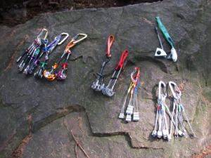 Jistící prostředky