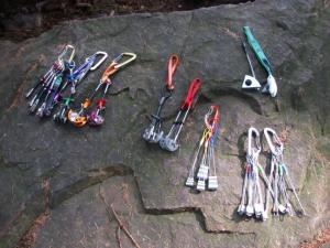 Jistící prostředky