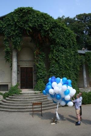 Turčata píší vzkaz novomanželům