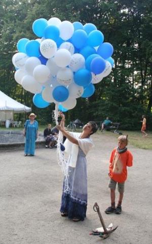 Zuza vypouští balonky